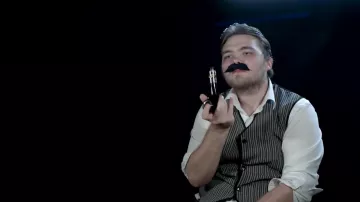 Pipe e in the video of linksthesun Interview of the characters - the string LinksTheSun