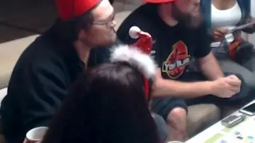 Bibi de noel porté dan sla vidéo de linksthesun Partie de Concept en famille !