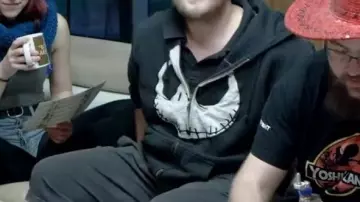 Veste Mr Jack porté dans la vidéo de linksthesun Partie de Concept en famille !