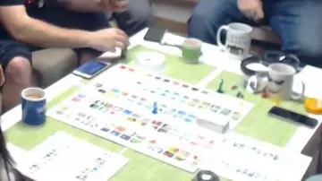 Jeu concept joué dans la vidéo de linksthesun "Partie de Concept en famille !"