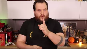Le fruit du démon (One Piece) de Gastronogeek (Thibaud Villanova) dans sa vidéo "Recette Wakfu - La blanquette d'Alibert"
