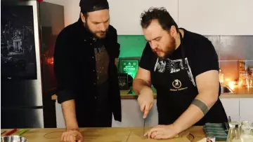 The book of potions Gastronogeek (Thibaud Villanova) in his video "Recipe Batman The Defi - The Vichyssoise"