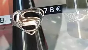 Anillo de Superman visto en Vlog - LinksTheSun en The Geek Faëries 2018 de Linksthesun