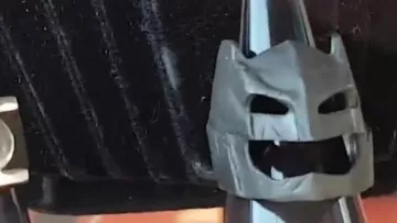 Anillo de Batman visto en Vlog - LinksTheSun en The Geek Faëries 2018 de Linksthesun