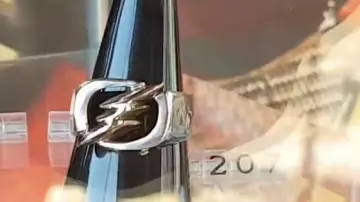 Ring flash seen in Vlog - LinksTheSun to Geek Faëries 2018 Linksthesun