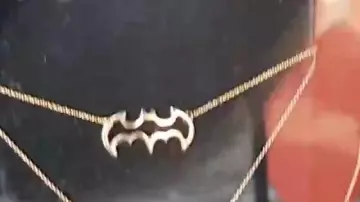 pendant Batman seen in Vlog - LinksTheSun to Geek Faëries 2018 Linksthesun