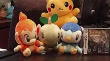 Felpa de Tiplouf vista en el video de Linksthesun Point Culture sobre Pokémon