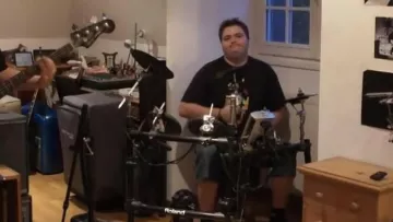 electronic drum seen in The Point - October 2013 Linksthesun