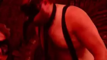 strapless black seen in Is that you love me - Maître Gims (critique) REUPLOAD of Linksthesun