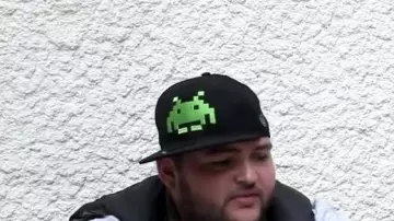 cap space invaders saw in st that you love me - Maître Gims (critique) REUPLOAD of Linksthesun