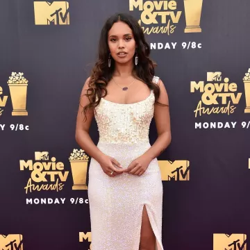 La robe Markarian à sequins d'Alisha Boe sur le tapis rouge du MTV Movie And TV Awards 2018