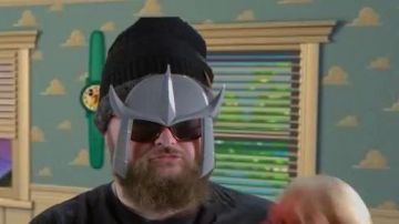 Masque Shredder  vu dans Chansons françaises : le moment où ça a merdé (critique) de Linksthesun