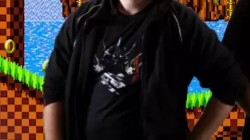 T shirt Shredder vu dans Chansons françaises : le moment où ça a merdé (critique) de Linksthesun