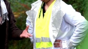 gilet jaune vu dans Magic in the air - Magic System (critique) de Linksthesun