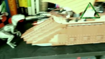 Lego Star Wars Jabba's Sail Barge visto en Point Culture: Fan Theories in the Movies (Parte 1) por Linksthesun