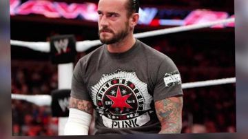 La camiseta "In Punk We Trust" en el video de YouTube 20 buenas razones para amar la lucha libre de Linksthesun