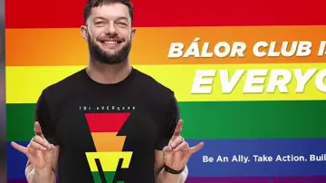 T-shirt Bàlor Club For Everyone vu sur 20 bonnes raisons d'aimer le catch (Linksthesun)