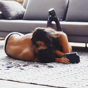 The Polaroid camera on the account Instagram of Neymar Jr