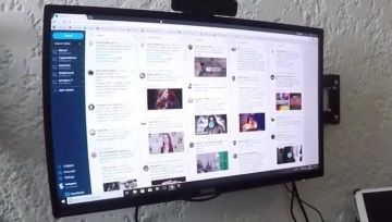The screen BenQ Matteo in the YouTube video showcasing my SETUP of OFFICE ! chain of Geek
