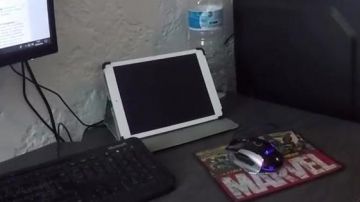The Apple tablet iPad de Matteo in the YouTube video showcasing my SETUP of OFFICE ! chain of Geek