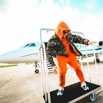 Sneakers Yeezy Wave Runner 700 worn by DJ Snake on his account Instagram