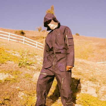 The combination parachute OFF WHITE scope by Travis Scott on Instagram