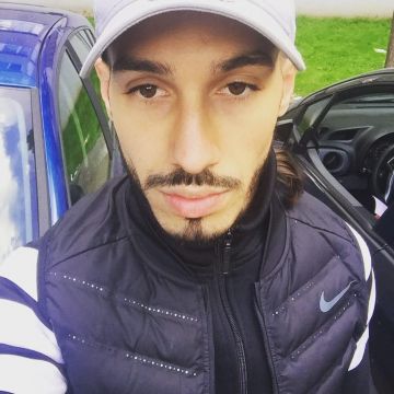 La chaqueta sin mangas nike que lleva Ademo en la cuenta de Instagram de PNL