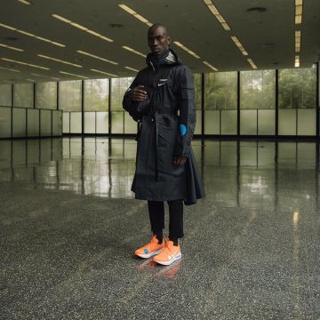 The Nike x Off White Zoom Fly Mercurial Flyknit Total Orange” of Virgil Abloh on his account Instagram