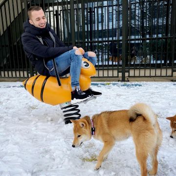 La paire de Adi­das Y-3 Sai­kou portée par Squeezie sur son compte Instagram