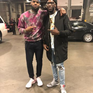 The pair of Nike Epic React Flyknit pink LeBron James on a post-Instagram