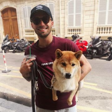 Le t-shirt Fuck Off M.I.R human with attitude de Squeezie sur son compte Instagram