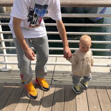 The pair of Nike Air Max 270 Tiger of Sean Wotherspoon on his account Instagram