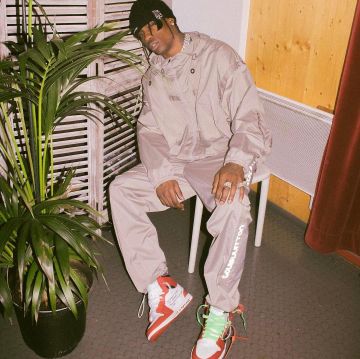 Sneakers The 10: Air Jordan 1 "off white" from Travis Scott on a post-Instagram