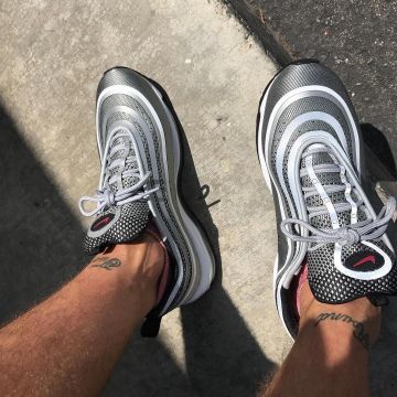 The pair of Nike AIR Max 97 OG QS 'Silver Bullet 2017 US Release' on the account Instagram of Sean Wotherspoon
