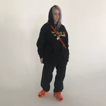 Les sneakers Adidas Yung 1 Hi Res Orange de Billie Eilish sur son compte Instagram