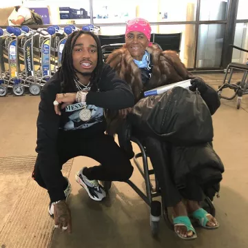 Sneakers Adidas Yeezy Boost 700 "Wave Runner" Quavo on his account Instagram