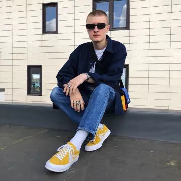 La pareja de Converse One Star Golf Le Fleur Yellow by Magnus en su cuenta de Instagram