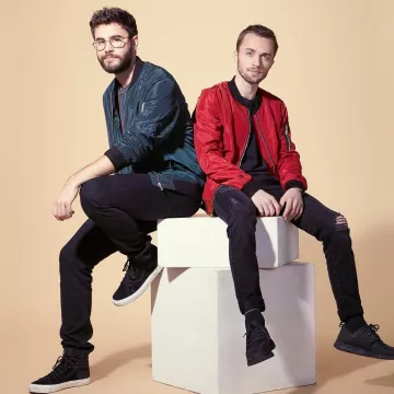 Las zapatillas negras Vans Old Skool de Cyprien en su cuenta de Instagram @6pri1