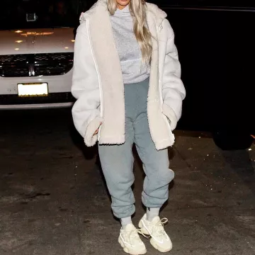 The Adidas Yeezy 500 "moon Yellow" to Kim Kardashian West on instagram of Nicekicks