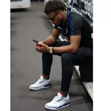 true blue 3 outfit