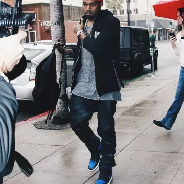 The Nike Air Jordan 1 Retro High Og "royal blue" from Kanye West on instagram of Nicekicks