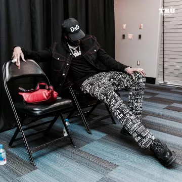 Zapatillas Balenciaga Triple S Black de 2 Chainz en su cuenta de Instagram