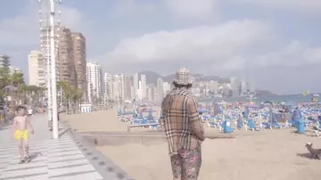 La chemise Burberry à carreaux portée par N.O.S. dans le clip J'suis PNL de PNL