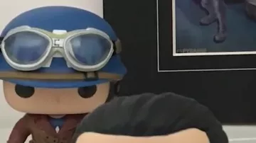 La figura funko pop del Capitán América vista en el video "You sell dreams - Your Geek collections" de La Chaîne du Geek