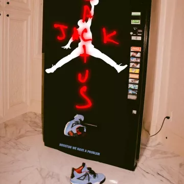 Sneakers Nike Air Jordan x Travis Scott x Nike AJ IV 4 Cactus Jack Houston Oilers on the account Instagram of Travis Scott