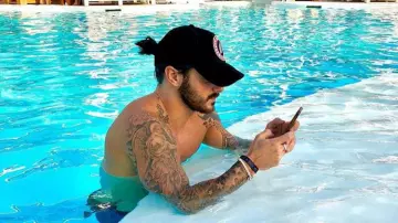 La casquette Sweat Pants de Benji Samat dans Les Marseillais Australia