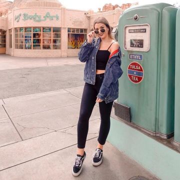 Las viejas furgonetas skool que lleva enjoyphoenix en su cuenta de Instagram