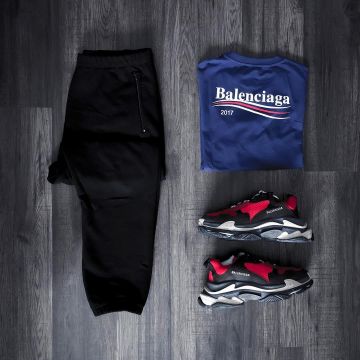 La pareja de Balenciaga Triple S Rojo Negro (Pre-Distressed) vista en la cuenta de del.ten