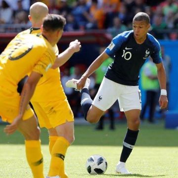 Official shirt Nike of the French Team in 2018 worn by Kylian Mbappé (photo Instagram)