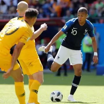 Le maillot officiel Nike de l'Équipe de France 2018 porté par Kylian Mbappé (photo Instagram)